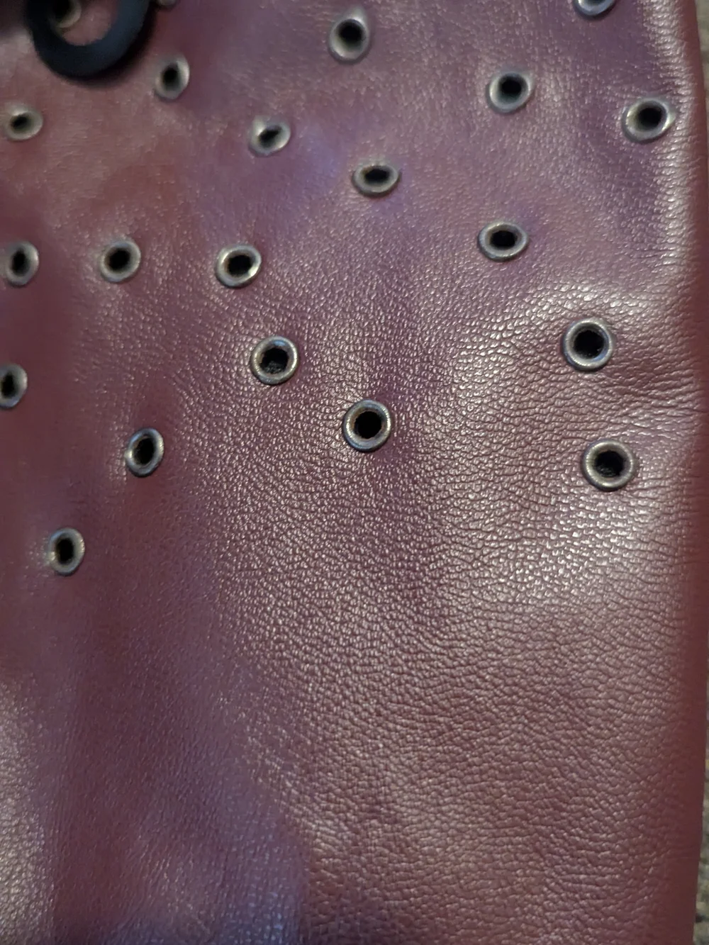 Touchscreen Leather Gloves in Wine